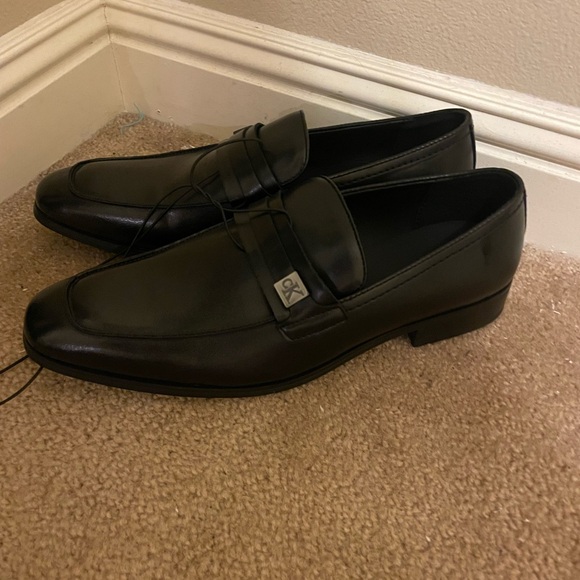 Brand new Calvin Klein men’s black loafers main image 4